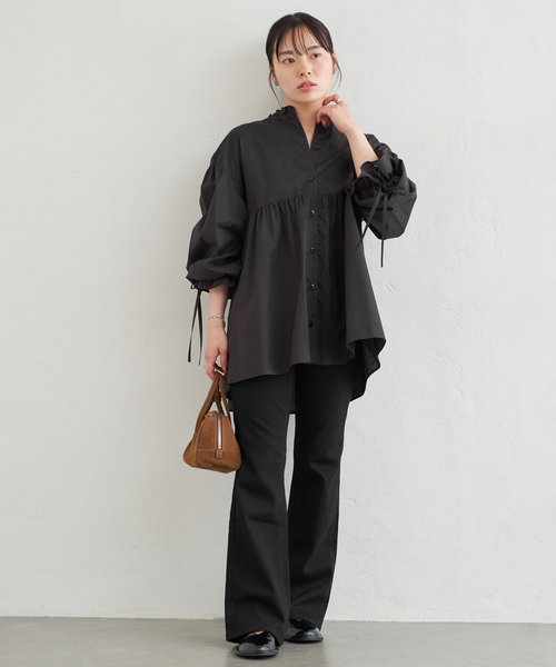 U by SPICK&SPAN(ユーバイスピックアンドスパン)の「【SOMETHING/サムシング】 LISA FLARE(デニムパンツ・レディース・ブラック/ライトブルー・27/28/29)」の4枚目の写真