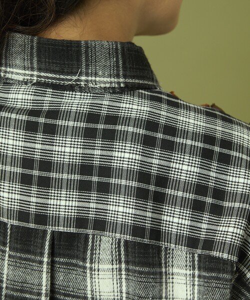 Freada（フリーダ）の「Freada/フリーダ フロントフリル チェックシャツ（シャツ/ブラウス・レディース・ブラック/ブラウン・ONE SIZE）」の15枚目の写真