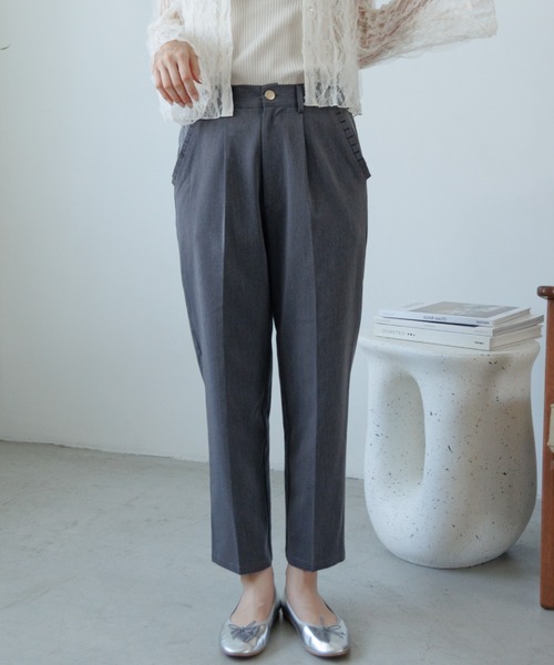 flower（フラワー）の「スモーキーテーパードパンツ3（その他パンツ・レディース・アイボリー/グレー・FREE）」の2枚目の写真