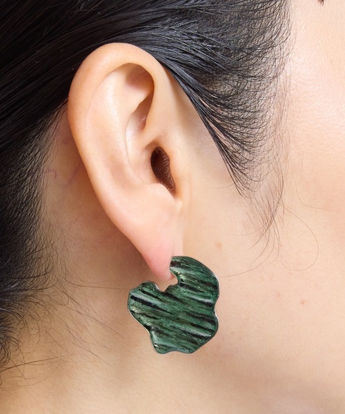 The Rule（ザルール）の「The Rule ザルール：Brush pierced.1　ブラッシュピアス１（ピアス（両耳用）・レディース・ベージュ/セージグリーン・FREE）」の6枚目の写真