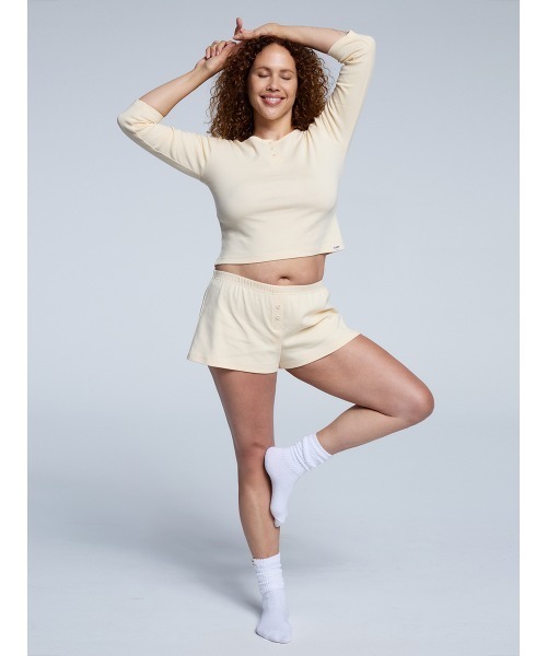 GLOWNY(グロウニ―)の「BUTTON FLY MINI SHORTS(その他パンツ・レディース・ホワイト/ブラック/ブラウン/グレー/ピンク/ブルー/グリーン系その他/イエロー系・SMALL/MEDIUM/LARGE/X-SMALL)」の7枚目の写真
