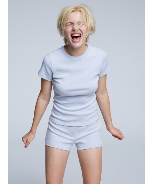 GLOWNY(グロウニ―)の「BUTTON FLY MINI SHORTS(その他パンツ・レディース・ホワイト/ブラック/ブラウン/グレー/ピンク/ブルー/グリーン系その他/イエロー系・SMALL/MEDIUM/LARGE/X-SMALL)」の6枚目の写真