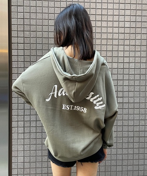 ROGER AND RAW(ロジャーアンドロウ)の「バック刺繍フードスウェットプルオーバー(Tシャツ/カットソー・レディース・ホワイト/ブラック/カーキ・FREE)」の3枚目の写真