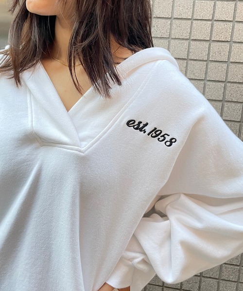 ROGER AND RAW(ロジャーアンドロウ)の「バック刺繍フードスウェットプルオーバー(Tシャツ/カットソー・レディース・ホワイト/ブラック/カーキ・FREE)」の9枚目の写真