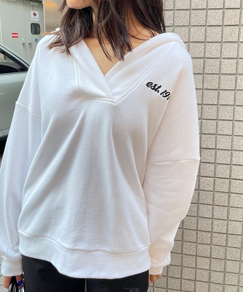ROGER AND RAW(ロジャーアンドロウ)の「バック刺繍フードスウェットプルオーバー(Tシャツ/カットソー・レディース・ホワイト/ブラック/カーキ・FREE)」の10枚目の写真