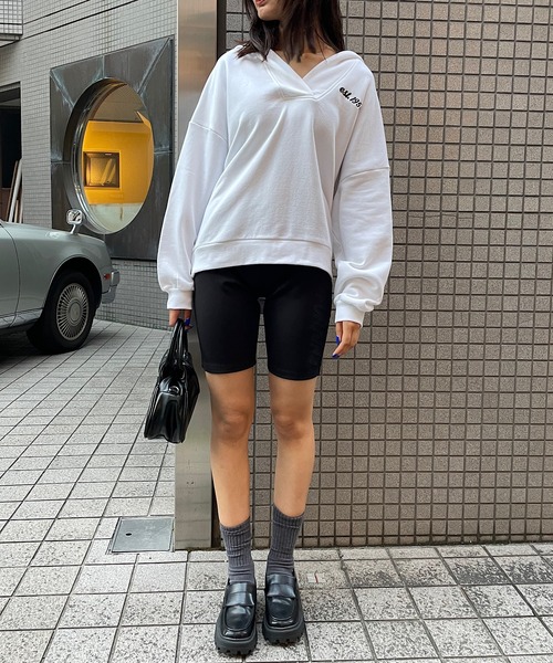 ROGER AND RAW(ロジャーアンドロウ)の「バック刺繍フードスウェットプルオーバー(Tシャツ/カットソー・レディース・ホワイト/ブラック/カーキ・FREE)」の11枚目の写真