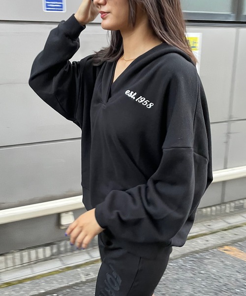 ROGER AND RAW(ロジャーアンドロウ)の「バック刺繍フードスウェットプルオーバー(Tシャツ/カットソー・レディース・ホワイト/ブラック/カーキ・FREE)」の20枚目の写真