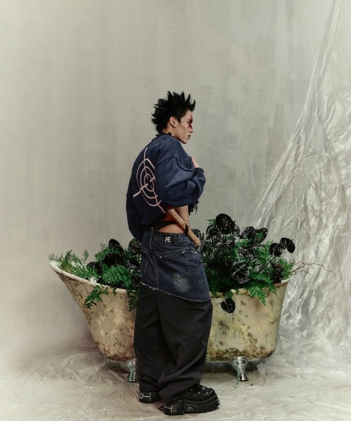 L.H.P(エルエイチピー)の「Aesir Studios/アースィアスタジオ/SANCTUM CUT OFF PANTS(デニムパンツ・レディース・ブラック・30/28/32)」の11枚目の写真