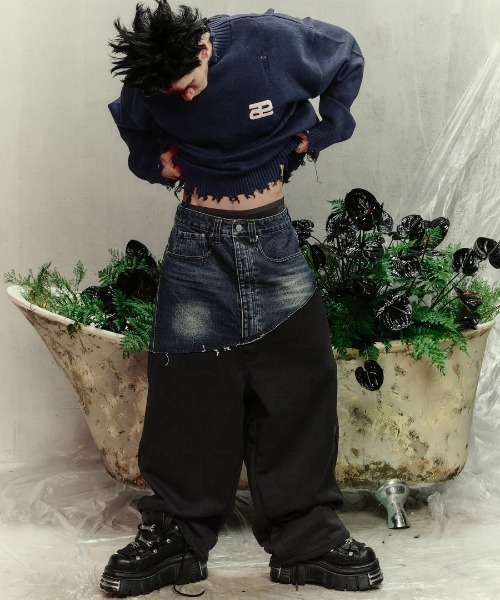 L.H.P(エルエイチピー)の「Aesir Studios/アースィアスタジオ/SANCTUM CUT OFF PANTS(デニムパンツ・レディース・ブラック・30/28/32)」の10枚目の写真