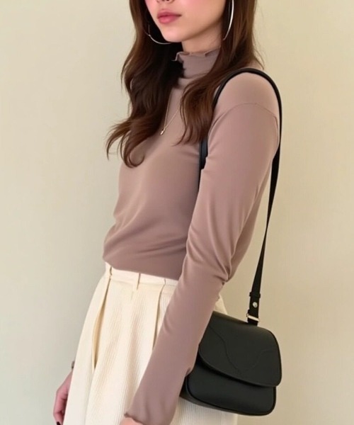 cammie(キャミー)の「ハイネックメロープルオーバー(Tシャツ/カットソー・レディース・モカ/ブラック/ホワイト・F)」の1枚目の写真