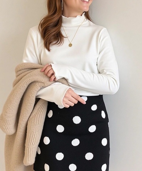 cammie(キャミー)の「ハイネックメロープルオーバー(Tシャツ/カットソー・レディース・モカ/ブラック/ホワイト・F)」の7枚目の写真