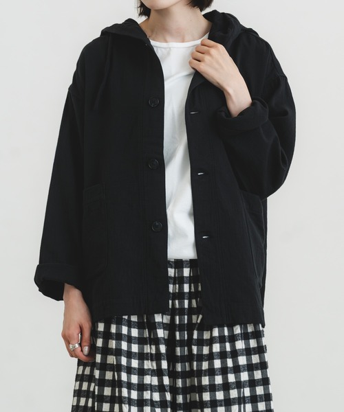 quadro(クオドロ)の「ダブルガーゼツイルパーカーカバーオール(カバーオール・レディース・キナリ/ブラック・FREE)」の1枚目の写真