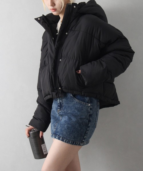 SpRay(スプレイ)の「フード付きクロップドエコダウン(ダウンジャケット/コート・レディース・ホワイト/ブラック・FREE)」の4枚目の写真
