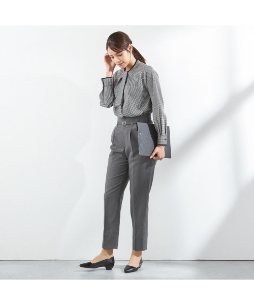 SUIT SELECT(スーツセレクト)の「【長袖】ボウタイ取り外し2WAYプルオーバー(シャツ/ブラウス・レディース・ブラック×ホワイト/ホワイト/グレー・MEDIUM/LARGE/SMALL)」の12枚目の写真