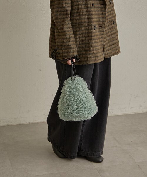 Omekashi(オメカシ)の「シャギー巾着(トートバッグ・レディース・ブラウン/グリーン・ONE SIZE)」の7枚目の写真