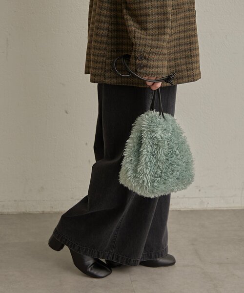 Omekashi(オメカシ)の「シャギー巾着(トートバッグ・レディース・ブラウン/グリーン・ONE SIZE)」の12枚目の写真