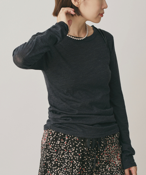 IENA（イエナ）の「《追加》Super120’sウールクルーネックプルオーバー（Tシャツ/カットソー・レディース・ホワイト/レッド/チャコールグレー・FREE）」の2枚目の写真