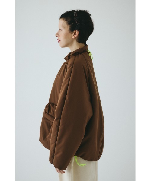 HeRIN.CYE（ヘリンドットサイ）の「Frill neck padded blouson フリル