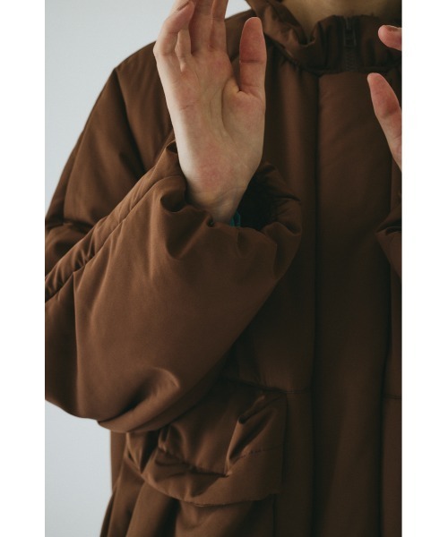 HeRIN.CYE（ヘリンドットサイ）の「Frill neck padded blouson　　フリルネックパデッドブルゾン（ブルゾン・レディース・ブラック/ブラウン/ブルー系その他3・FREE）」の16枚目の写真