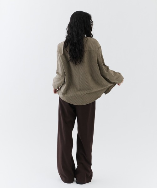 NUJOH（ヌゾ）の「Flow Stripe Shirt / フロウ・ストライプシャツ（シャツ/ブラウス・レディース・ブラウン/カーキ/ベージュ・FREE）」の14枚目の写真