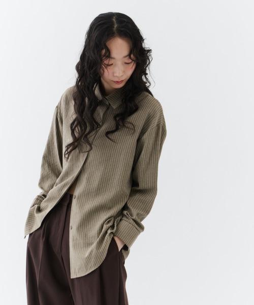 NUJOH（ヌゾ）の「Flow Stripe Shirt / フロウ・ストライプシャツ（シャツ/ブラウス・レディース・ブラウン/カーキ/ベージュ・FREE）」の5枚目の写真