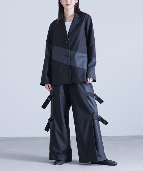 kOhAKU（コハク）の「『サイドベルトワイドパンツ』（その他パンツ・レディース・ブラック・2/1）」の10枚目の写真