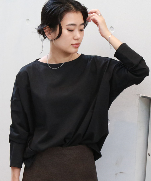Rouge vif Anna(ルージュヴィフアンナ)の「【一部店舗限定】エコポリコット天竺プルオーバー/ ロングスリーブTシャツ(Tシャツ/カットソー・レディース・ブラック/イエロー・フリー)」の2枚目の写真