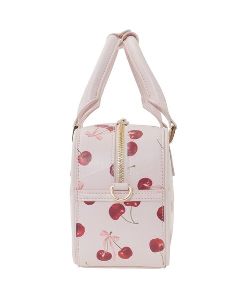 メゾンドフルール　チェリー柄ボストンバッグ　Maison de FLEUR チェリー柄ボストンバッグ（ハンドバッグ）｜Maison de FLEUR