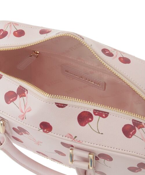 メゾンドフルール　チェリー柄ボストンバッグ　Maison de FLEUR チェリー柄ボストンバッグ（ハンドバッグ）｜Maison de FLEUR