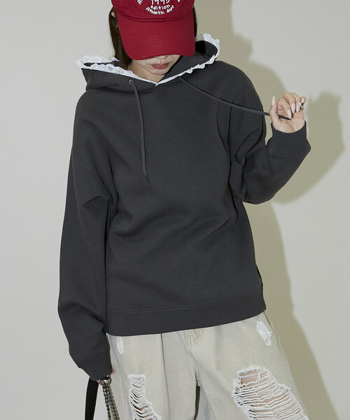PUBLUX（パブリュクス）の「PUBLUX/パブリュクス レース付き 裏起毛 フーディー　限定展開（パーカー・レディース・ライトグレー/チャコールグレー・ﾌﾘ-）」の2枚目の写真
