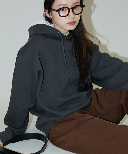 PUBLUX（パブリュクス）の「PUBLUX/パブリュクス レース付き 裏起毛 フーディー　限定展開（パーカー・レディース・ライトグレー/チャコールグレー・ﾌﾘ-）」の11枚目の写真