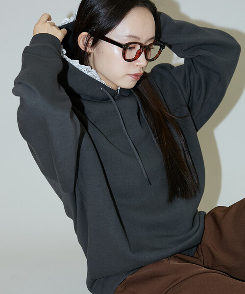 PUBLUX（パブリュクス）の「PUBLUX/パブリュクス レース付き 裏起毛 フーディー　限定展開（パーカー・レディース・ライトグレー/チャコールグレー・ﾌﾘ-）」の16枚目の写真