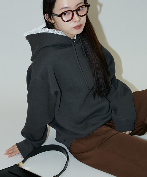 PUBLUX（パブリュクス）の「PUBLUX/パブリュクス レース付き 裏起毛 フーディー　限定展開（パーカー・レディース・ライトグレー/チャコールグレー・ﾌﾘ-）」の17枚目の写真