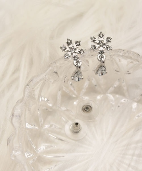 VIBGYOR Women(ヴィブジョー ウィメン)の「【float】ビジュー スノーフレーク シルバー ピアス(ピアス(両耳用)・レディース・シルバー・FREE)」の1枚目の写真