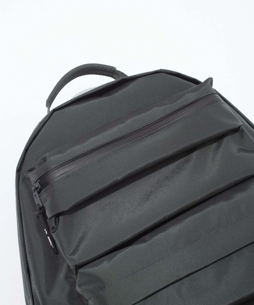 F/CE. (エフシーイー)の「F/CE./エフシーイー 420 re/cor TECHNICAL DAY PACK 24L(バックパック/リュック・メンズ・ブラック/グレー・FREE)」の5枚目の写真