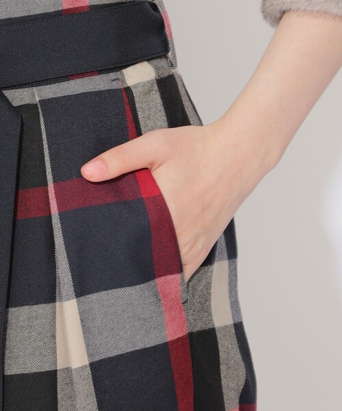 CB CRESTBRIDGE(シービークレストブリッジ)の「クレストブリッジチェックベルテッドパンツ(その他パンツ・レディース・ブルー系その他7/レッド系その他2・S/M)」の15枚目の写真