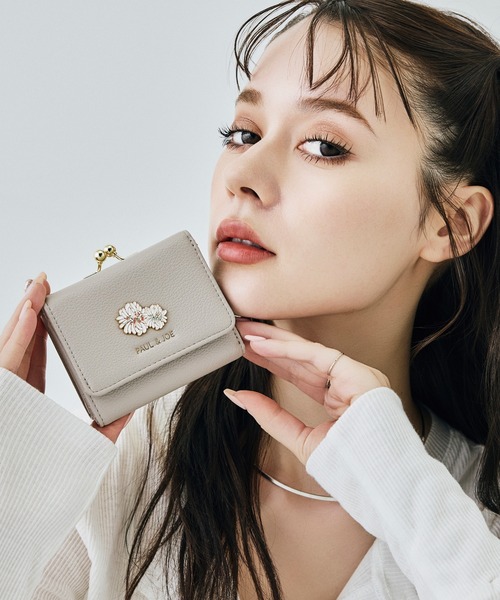 PAUL & JOE ACCESSOIRES（ポールアンドジョーアクセソワ）の「PAUL & JOE ACCESSOIRES (ポール＆ジョーアクセソワ)口金ミニ財布  PJA-W1312 クリザンテームメタル（財布・レディース・ピンク/アイボリー/ネイビー/グレー・FREE）」の14枚目の写真