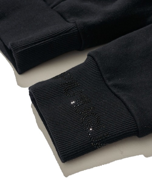 1piu1uguale3 RELAX（ウノピュウノウグァーレトレリラックス）の「【1PIU1UGUALE3 RELAX】RHINESTONE CUFFS CREW NECK（スウェット・メンズ・ベージュ/ブラック/グレー・MEDIUM/LARGE/X-LARGE）」の14枚目の写真