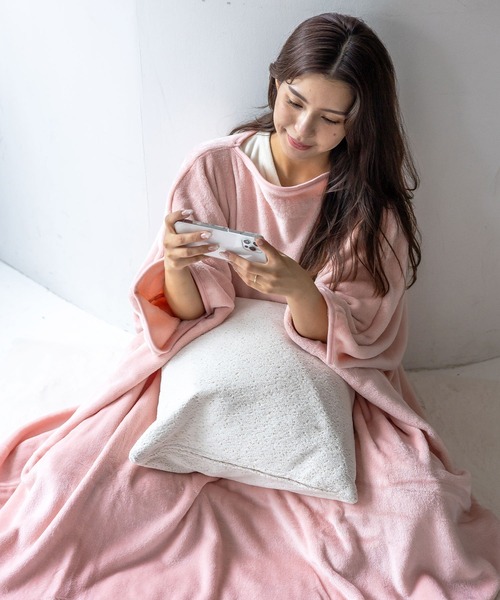 VitaFelice（ヴィータフェリーチェ）の「なめらかフランネル着る毛布（その他ルームウェア・レディース・ベージュ/ネイビー/ピンク/ブラック・FREE）」の5枚目の写真