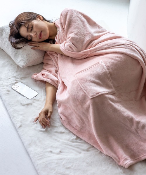 VitaFelice（ヴィータフェリーチェ）の「なめらかフランネル着る毛布（その他ルームウェア・レディース・ベージュ/ネイビー/ピンク/ブラック・FREE）」の6枚目の写真