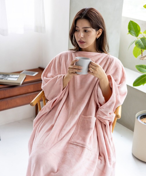 VitaFelice（ヴィータフェリーチェ）の「なめらかフランネル着る毛布（その他ルームウェア・レディース・ベージュ/ネイビー/ピンク/ブラック・FREE）」の8枚目の写真