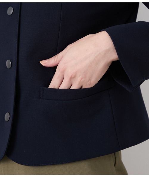 NEWYORKER（ニューヨーカー）の「【ウォッシャブル】コンパクトダブルクロス ドット釦ノーカラージャケット（テーラードジャケット・レディース・キャメル/ネイビー・9号/11号）」の8枚目の写真