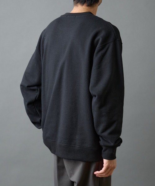 COLONY 2139（コロニートゥーワンスリーナイン）の「バーコード刺繍スウェットクルーネック（スウェット・メンズ・ブラック/チャコールグレー/ホワイト・MEDIUM/LARGE）」の14枚目の写真