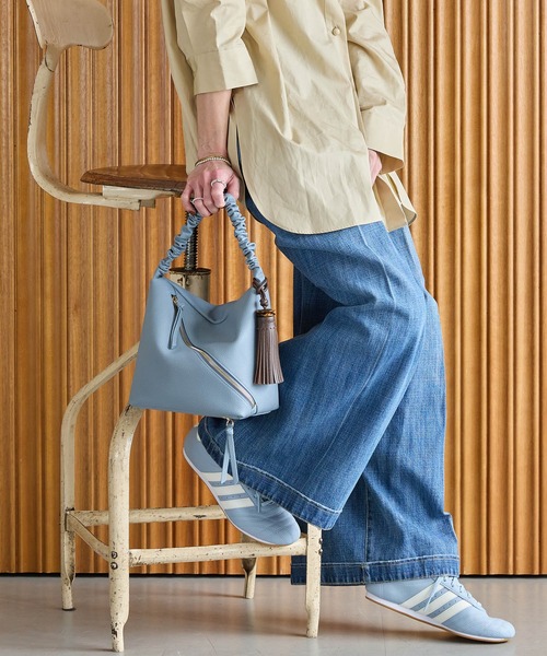 HASHIBAMI（ハシバミ）の「【HASHIBAMI】クシュクシュ ワンショルダー（ショルダーバッグ・レディース・ブラック/ライトブルー/ペールイエロー/ホワイト/ブラウン/ダークブラウン・FREE）」の5枚目の写真