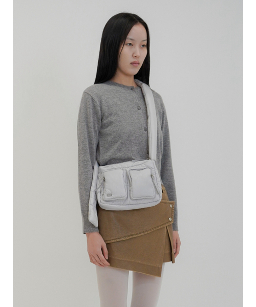 Kijun(キジュン)の「Pillow Cross Bag Silver(メッセンジャーバッグ・レディース・その他・OS)」の2枚目の写真