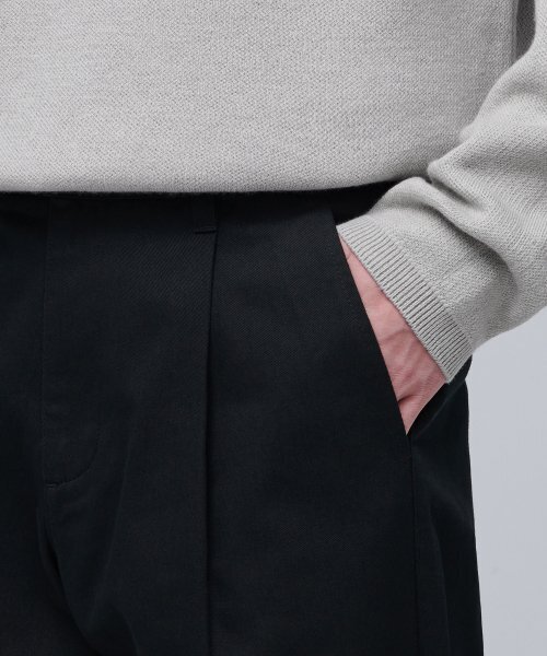 MUSINSA STANDARD（ムシンサスタンダード）の「ワンタックレギュラーフィットCcinoパンツ[ブラック]（その他パンツ・メンズ・その他・40/31/33/26/27/28/29/38/42/36/34/32/30）」の5枚目の写真