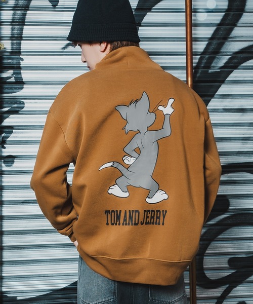 Tom&Jerry(トムアンドジェリー)の「【TOM&JERRY】プリント 裏起毛 スウェット ハイネック トレーナー(スウェット・メンズ・杢グレー/オートミール/チャコール/ネイビー/キャメル/グレイッシュベージュ・MEDIUM/LARGE/X-LARGE)」の6枚目の写真