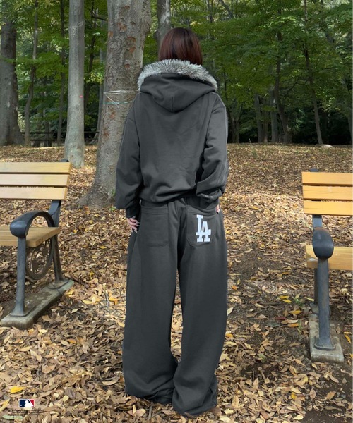 別注】MLB/刺繍フロントタックスウェットパンツ（スウェットパンツ