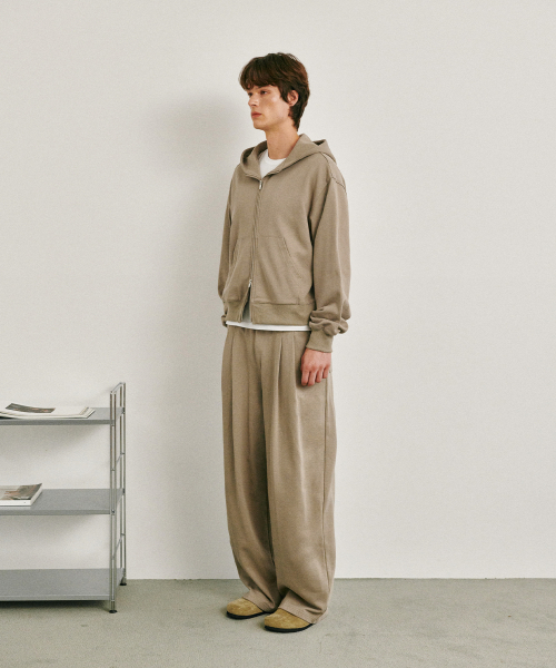 GLW（ジーエルダブリュ）の「ワイドツーピンタックスウェットパンツベージュ（スウェットパンツ・レディース・その他・LARGE/MEDIUM）」の4枚目の写真