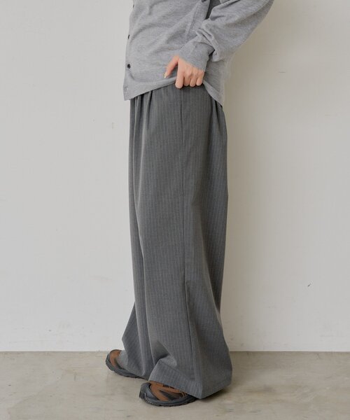 WHIMSIC（ウィムジック）の「【UNISEX/2サイズ展開】ピンストライプワイドスラックス（その他パンツ・メンズ・グレー/ネイビー・1/2）」の19枚目の写真